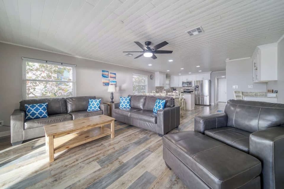 A Living Room Designed for Maximum Relaxation and Enjoyment