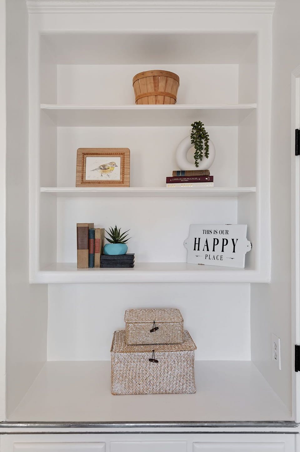 Decor details in the third bedroom