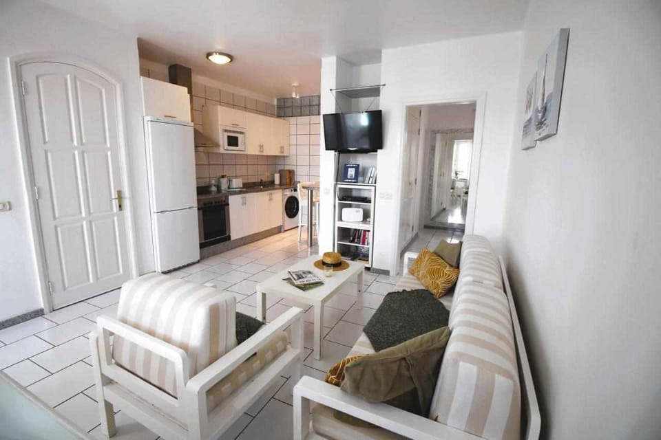 TV and multimedia,Kitchen or kitchenette,Living room