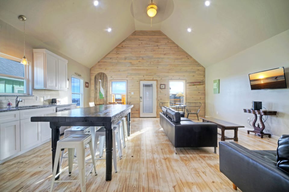 Welcome to Cooper's Hawk!