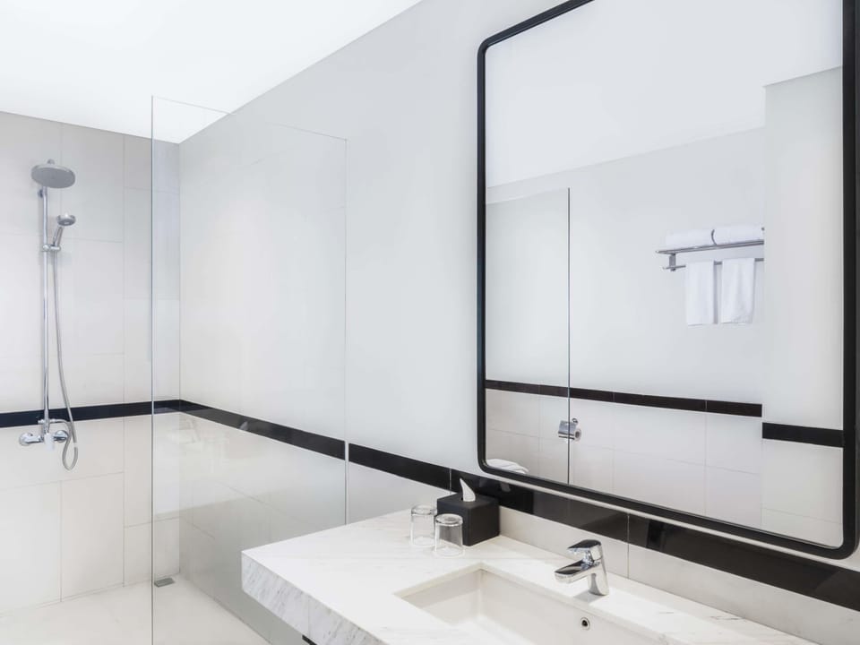 Premium Room, 1 Double Bed with Sofa bed | In-room safe, desk, soundproofing, free WiFi