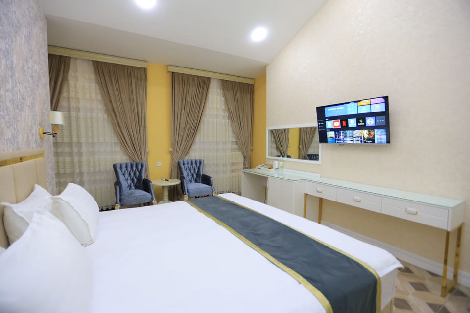 Deluxe Double Room | Egyptian cotton sheets, premium bedding, minibar, in-room safe