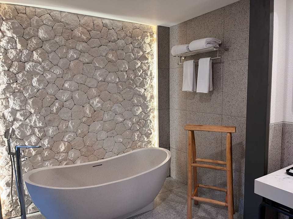 Suite | Bathroom | Towels