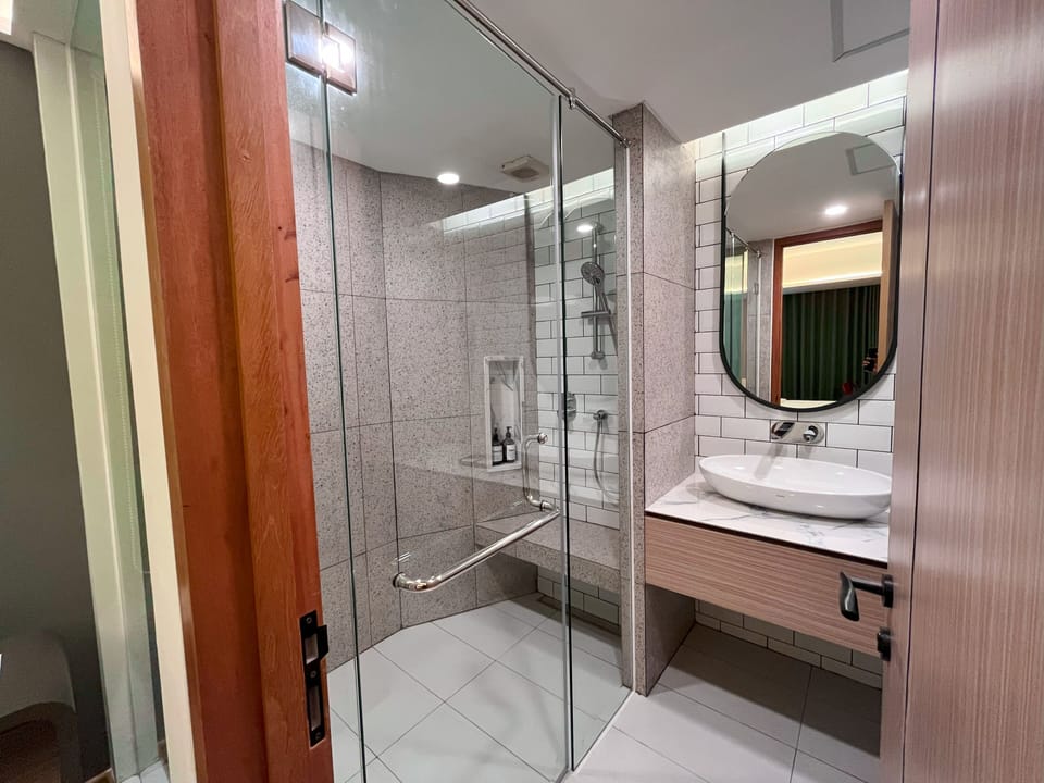 Junior Suite | Bathroom | Towels