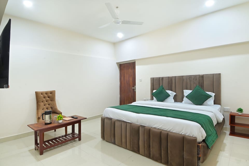 Deluxe Single Room | Premium bedding, memory foam beds, free WiFi, bed sheets