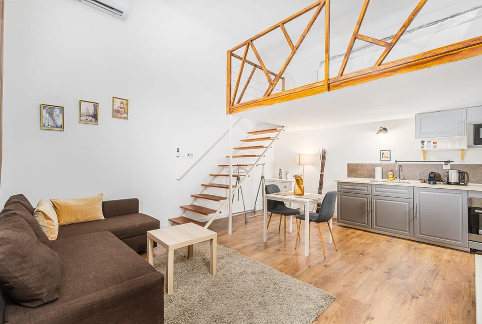 Comfort Apartment | Dining room