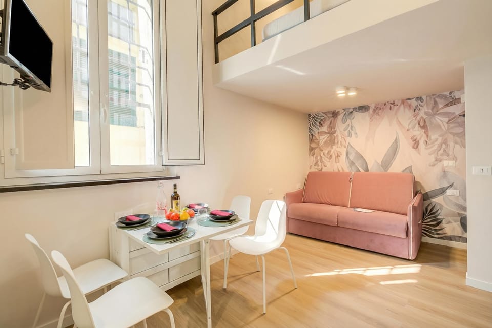 Family Apartment, Multiple Bedrooms (Old Town Maison - City Center) | Dining