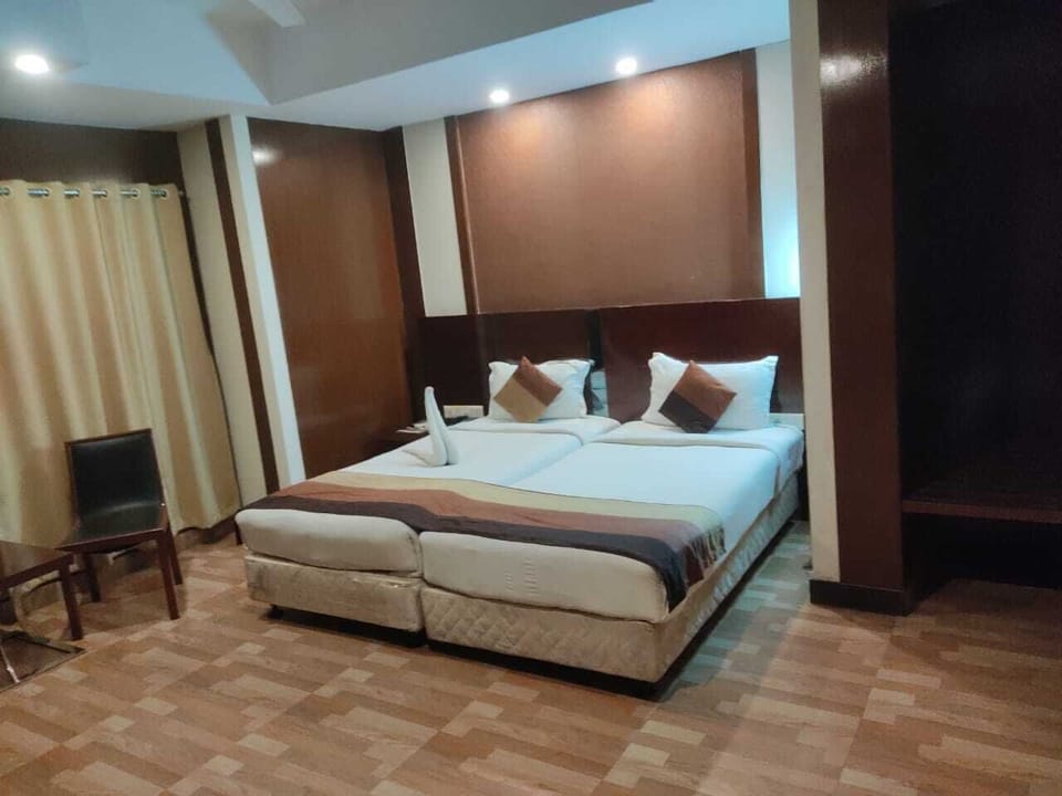 Deluxe Double Room | Soundproofing, iron/ironing board