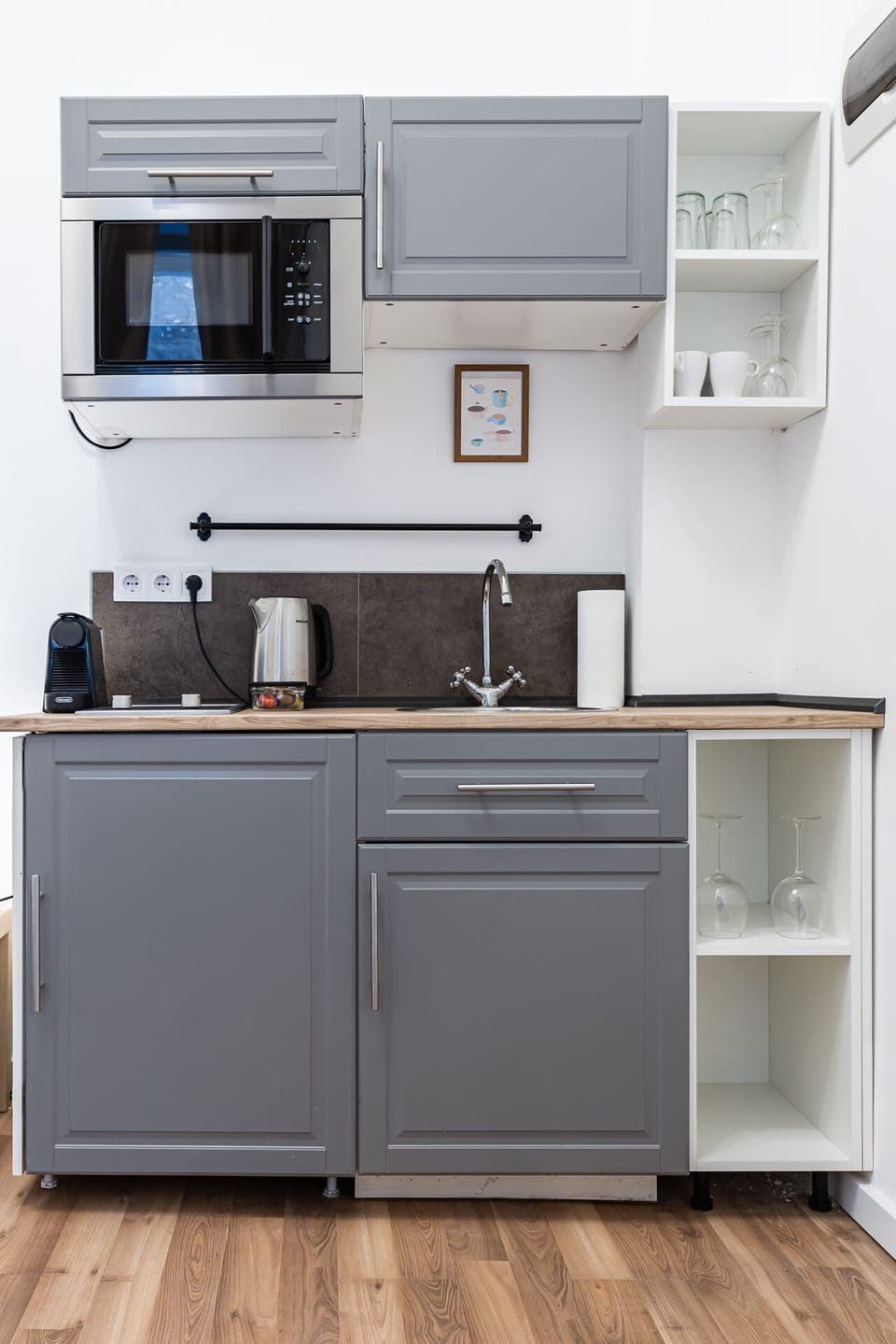 Comfort Apartment | Private kitchen | Mini-fridge, microwave, stovetop, dishwasher
