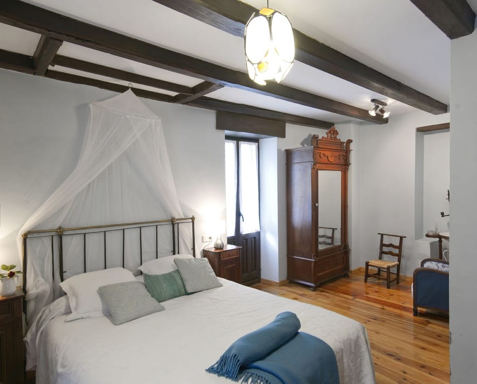 Double Room | Desk, blackout drapes, rollaway beds (surcharge), WiFi (free)