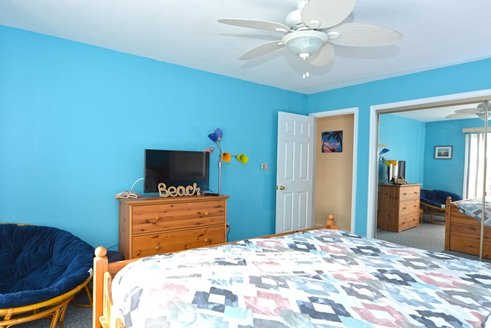 KING-BEDROOM