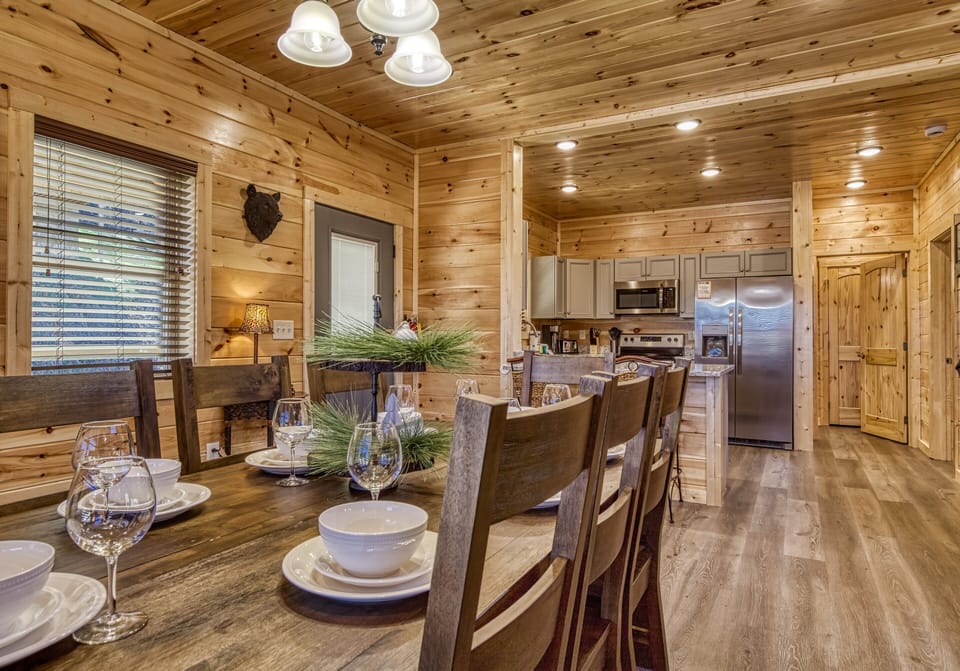 Smoky Mountain Cabin "Singing in the Smokies" - Dining table and fully furnished kitchen