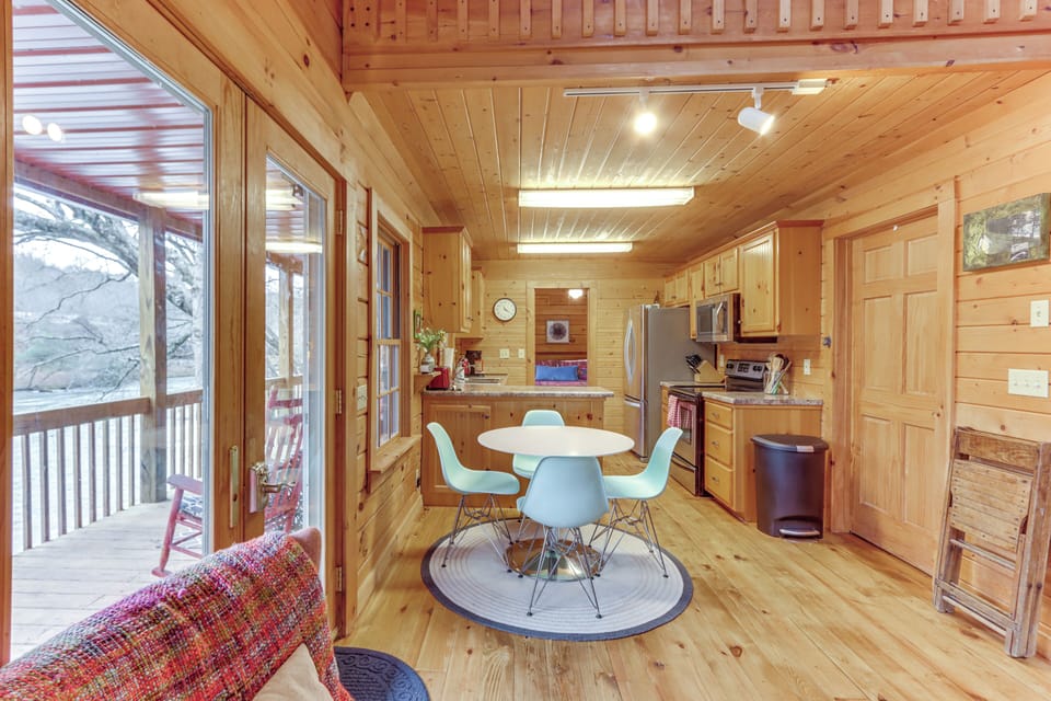 House (2 Bedrooms) | Interior