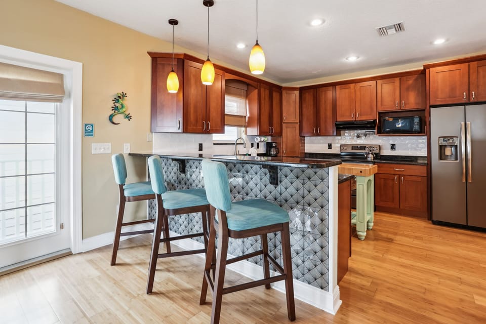 Extra kitchen seating