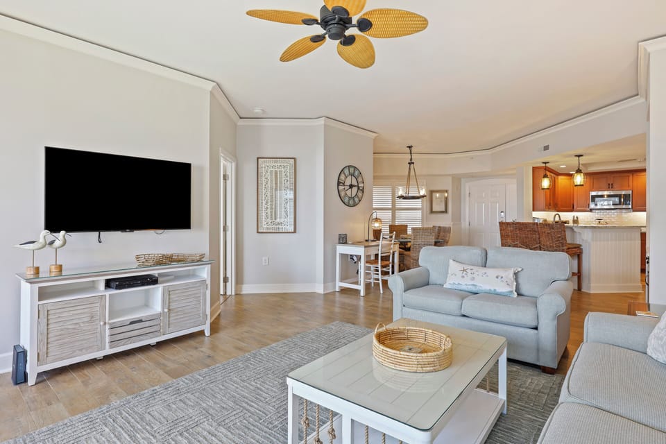 5303 Hampton Place | Living Room