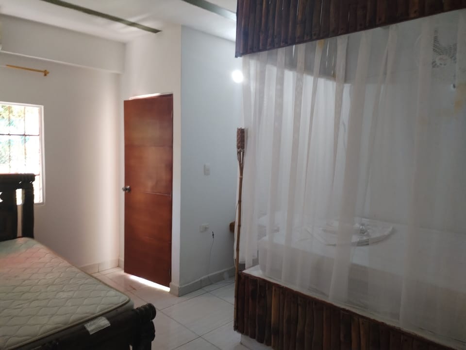 Basic Room | Bed sheets
