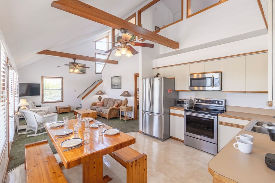Lower Level Dining and Kitchen