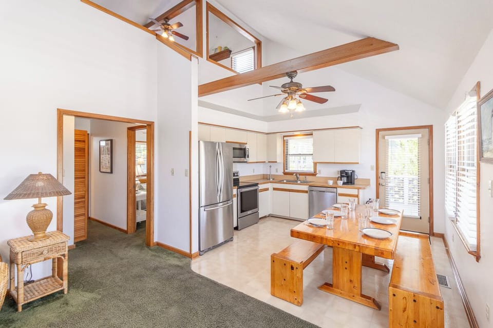 Main Level Kitchen and Dining Area