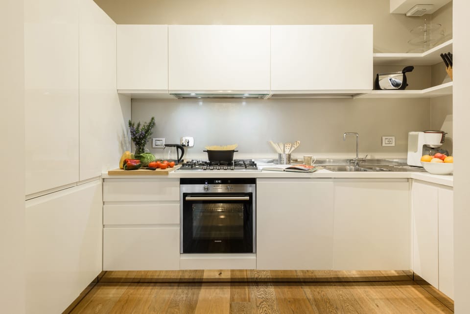Comfort Apartment | Private kitchen | Microwave, oven, stovetop, cookware/dishes/utensils
