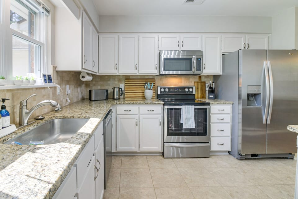 Kitchen | Trash Bags/Paper Towels