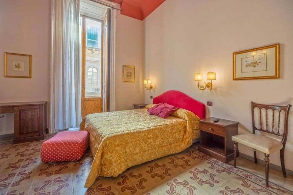 Basic Room, 1 Bedroom | Laptop workspace, bed sheets