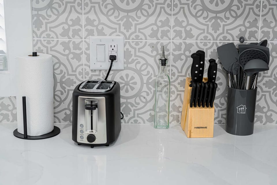 House | 5 bedrooms, iron/ironing board, Internet