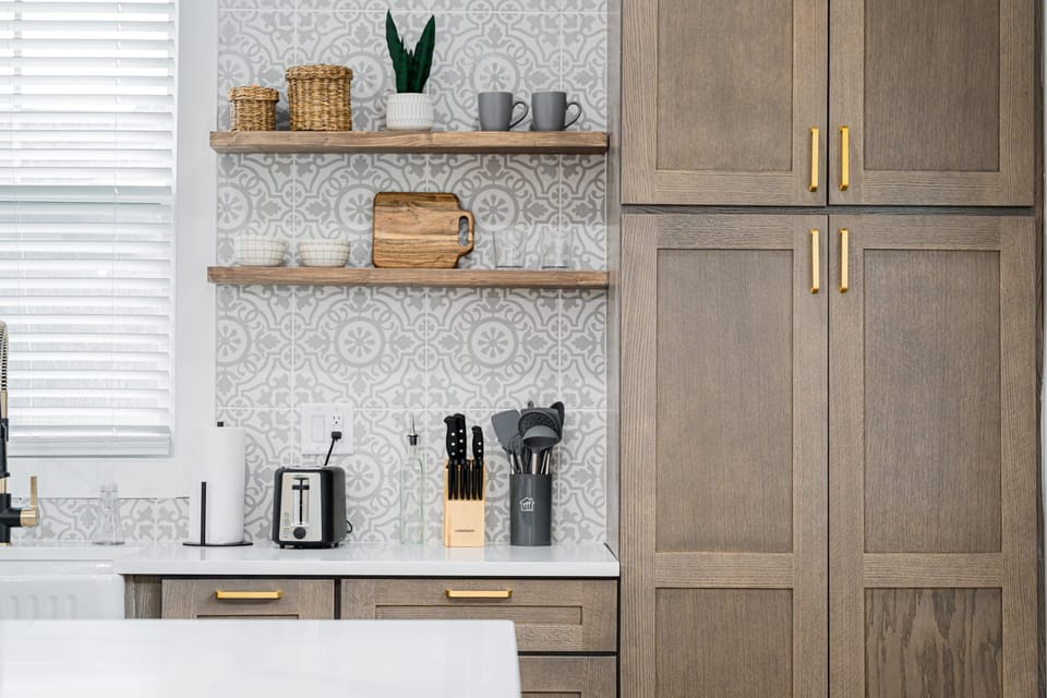 House | 5 bedrooms, iron/ironing board, Internet