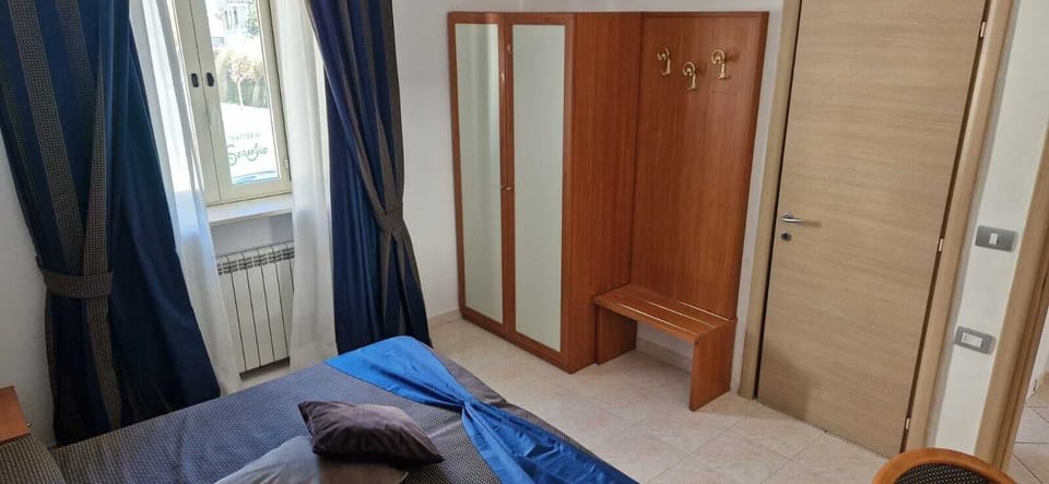 Classic Double or Twin Room | Minibar, in-room safe, desk, blackout drapes