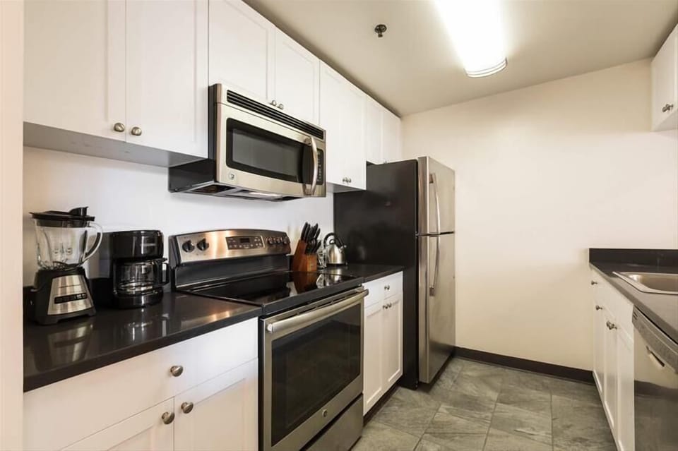 Hoboken 1 Bedroom Kitchen
