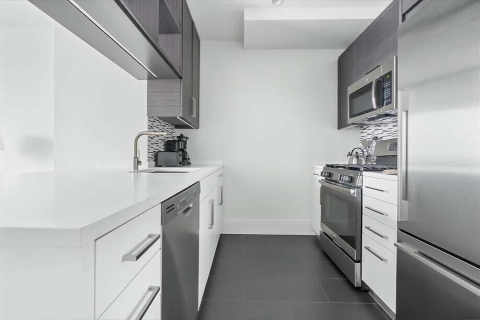 Midtown West New York 1 Bedroom Kitchen