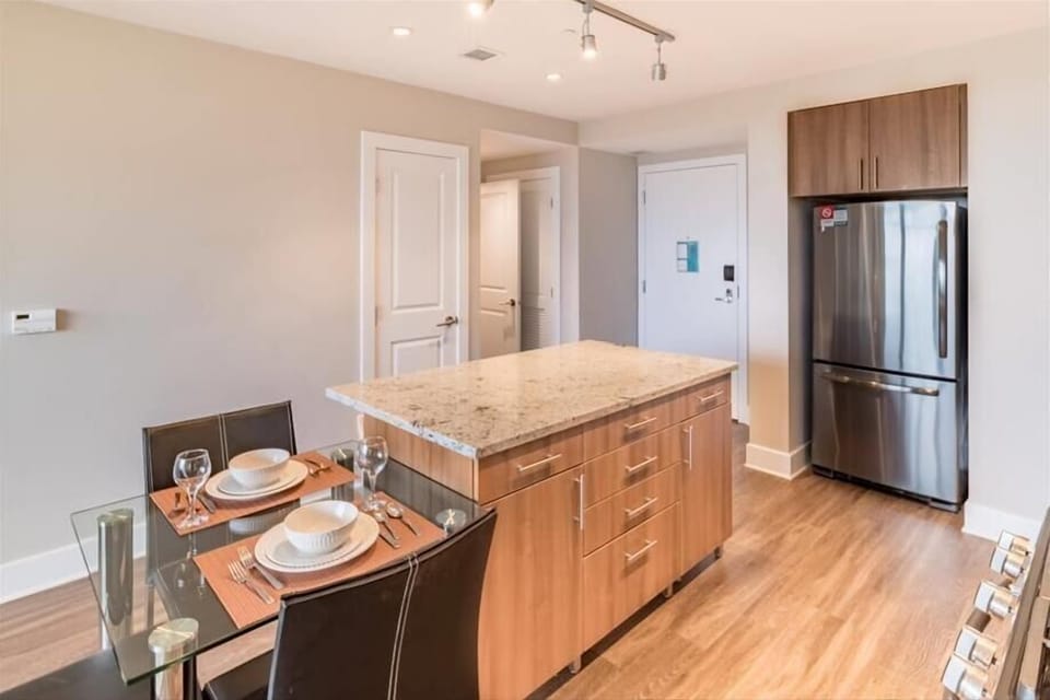 South Arlington Arlington 1 Bedroom Dining Room