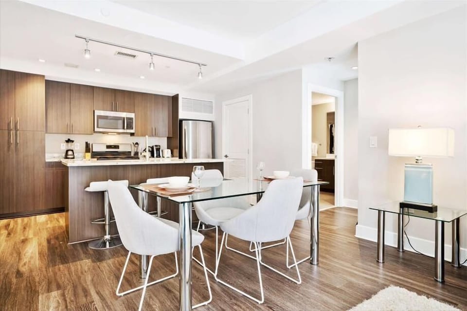 South Arlington Arlington 2 Bedroom Dining Room