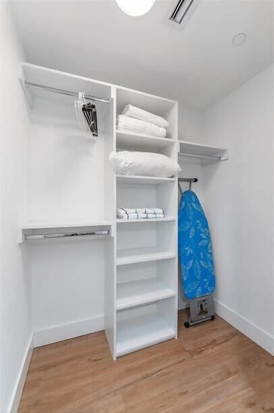 Miami 1 Bedroom Main Closet