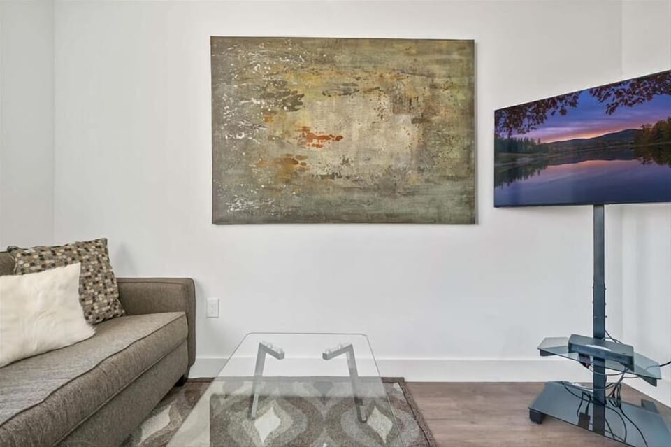 Studio Apartment Photos 1515 Continuum 57
