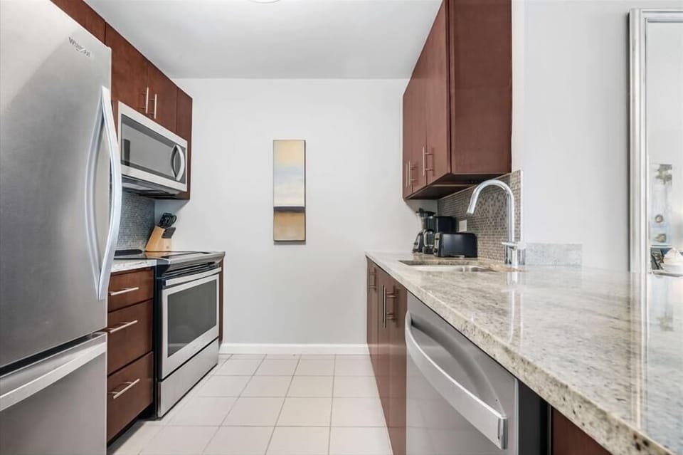 Jersey City 2 Bedroom Kitchen