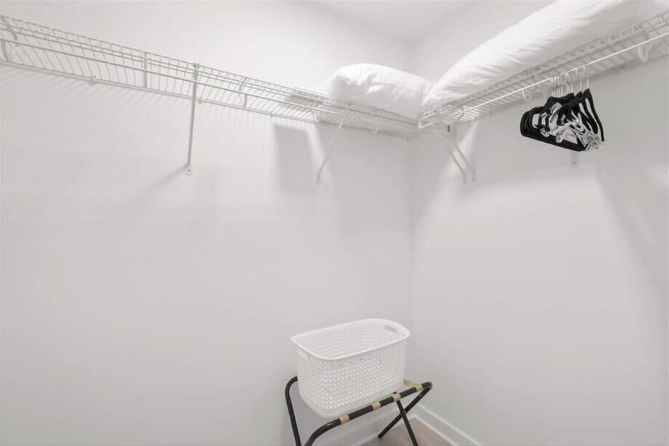 Noma Washington 2 Bed / 1 Bath Bedroom 2 Closet