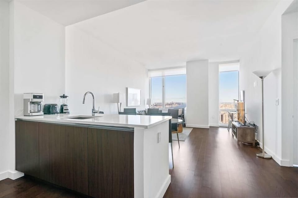 Midtown West New York 1 Bedroom Deluxe Dining Room