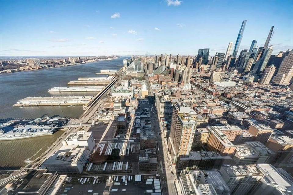 Midtown West New York 1 Bedroom Deluxe View