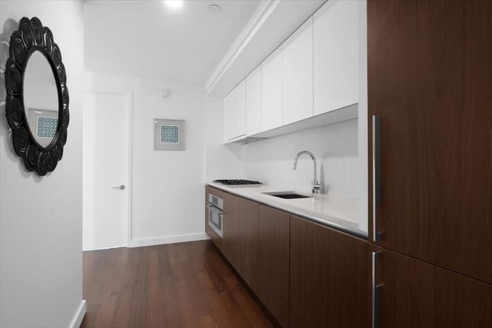 Midtown West New York 1 Bedroom Kitchen