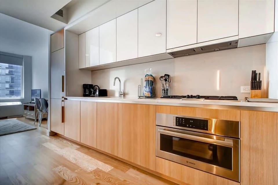 Midtown West New York Studio Kitchen
