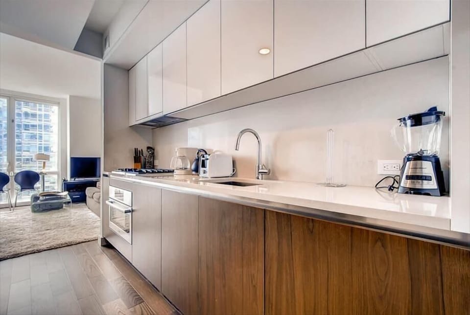 Midtown West New York Studio Kitchen