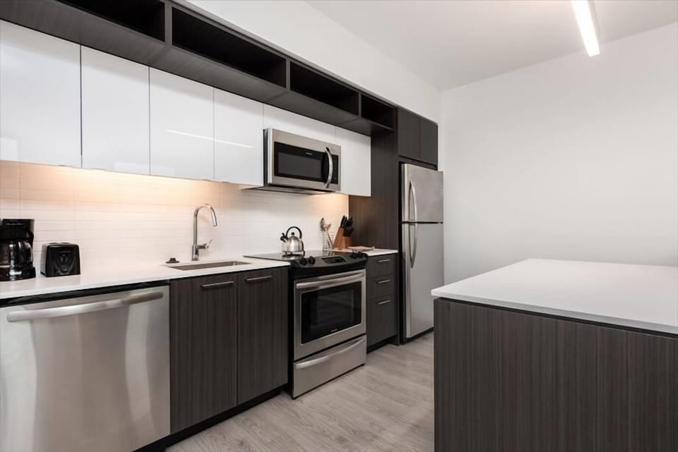 Herndon/Reston Reston 1 with Den/Study Kitchen