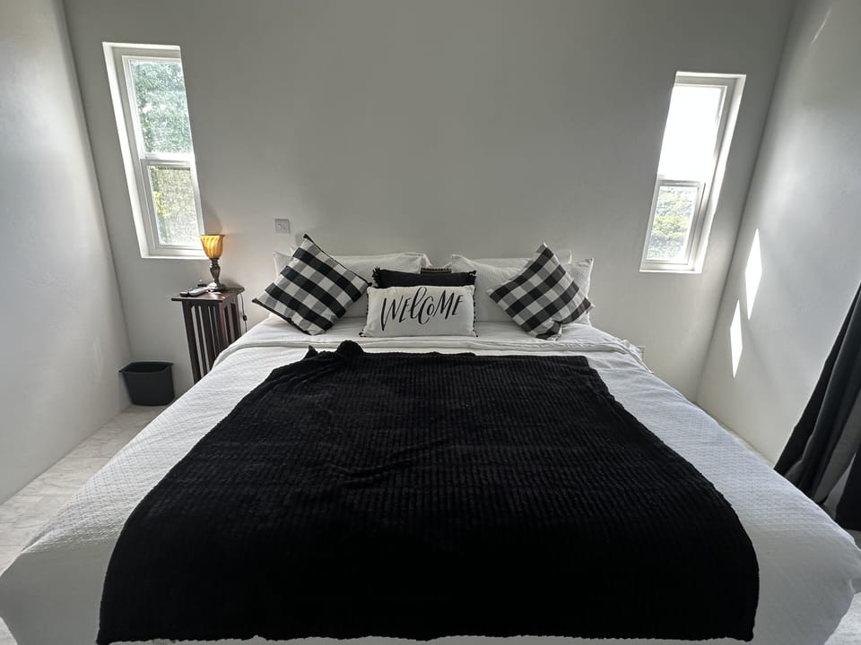 King Room with Sea View (2)