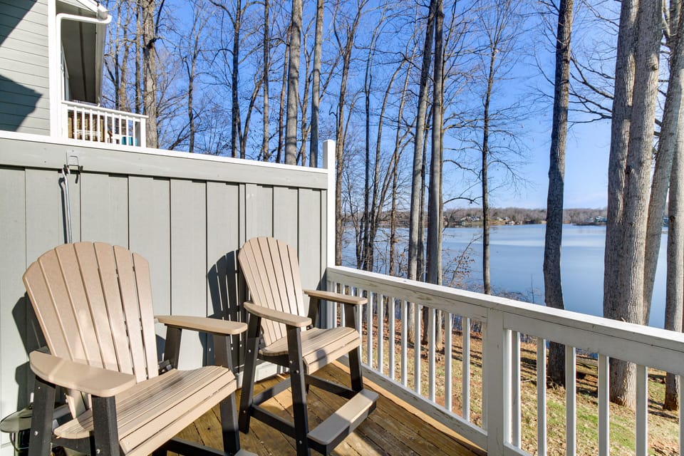 Deck | Outdoor Seating