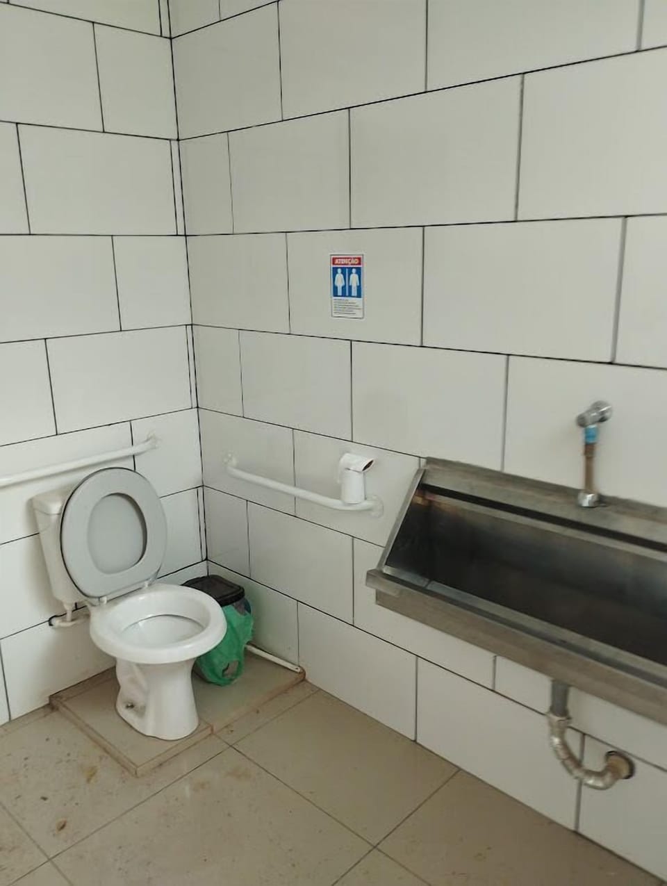 Economy Shared Dormitory | Bathroom | Hair dryer