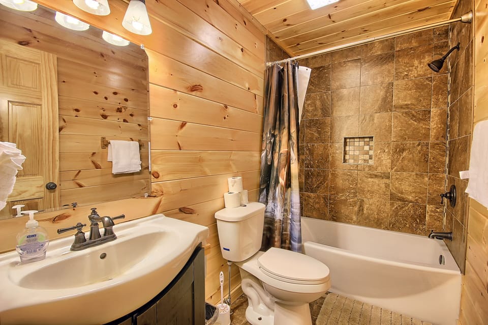 Full Bathroom 5, with Shower Tub, Upstairs, Near Bunk Room, The Western Lodge