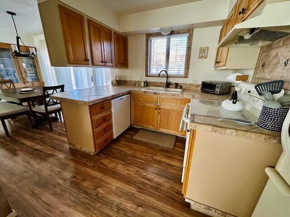 Newly added dishwasher to help with clean up after a long day of exploring Zion, Bryce, Lake Powell and Grand Canyon!