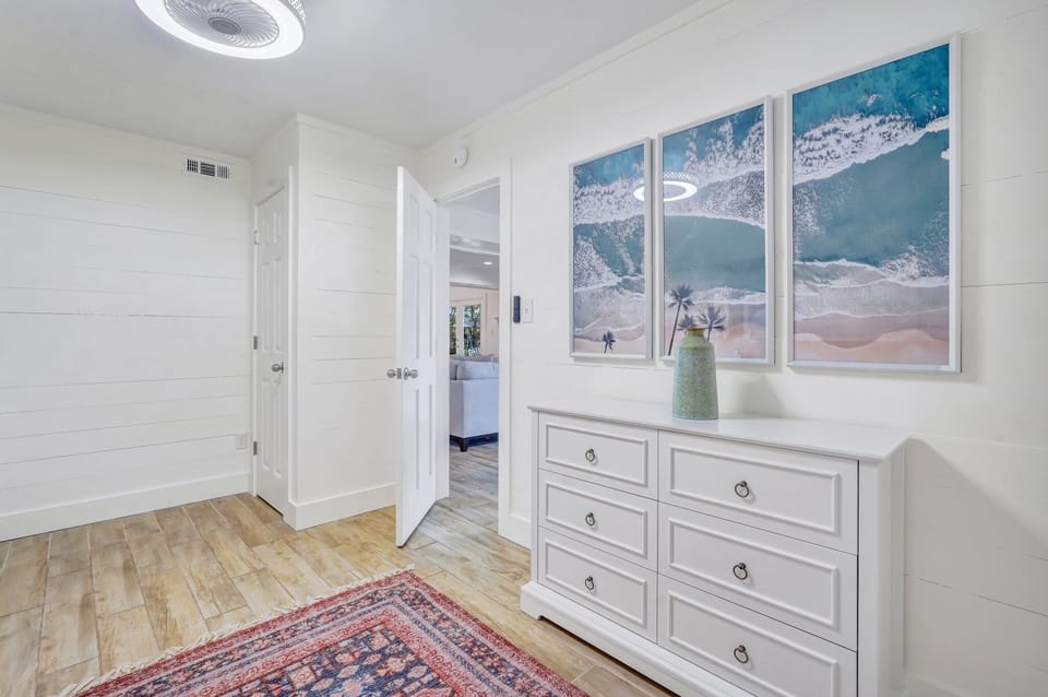 Lower Level Guest Bedroom with Two Sets of Double/Twin Bunk Beds