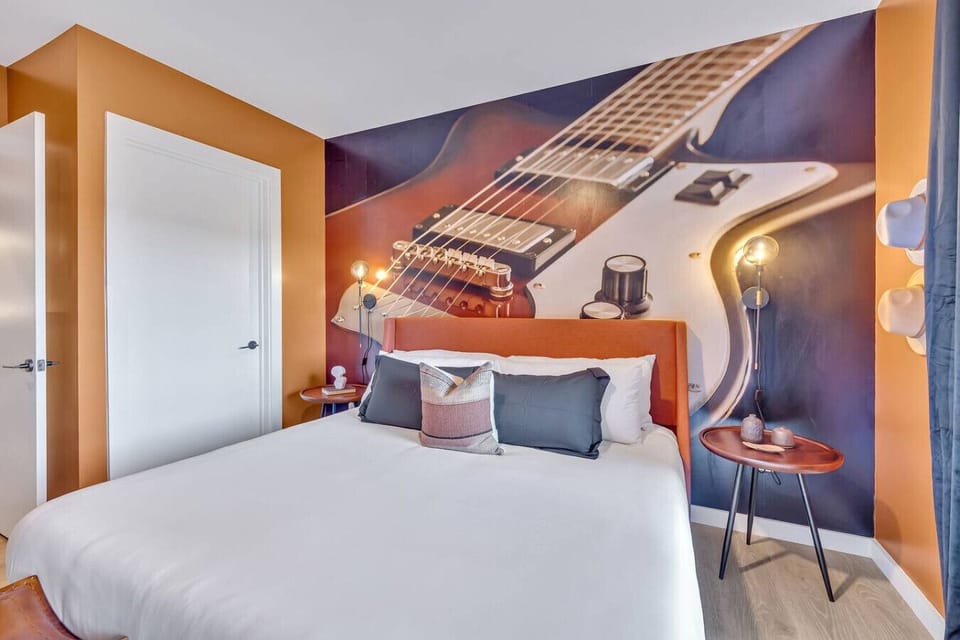 Bedroom with King bed, Smart TV & Cable, Walk-in Closet and Balcony