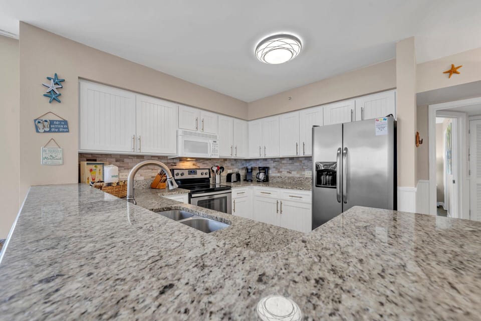 Lots of Counter Top Space